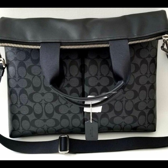 FREE GIFT š crossbody Coach bag. Purchase the bag get credit card holder free - Picture 5 of 9